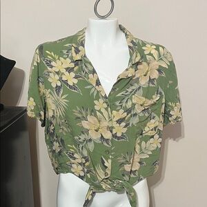 American Eagle Floral Tie-Front Green Cropped Blouse